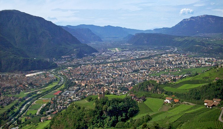 Bozen an der Südtiroler Weinstrasse